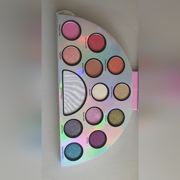 NEW Too Faced Life's A Festival Eye Shadow Palette - Picture 5 of 5